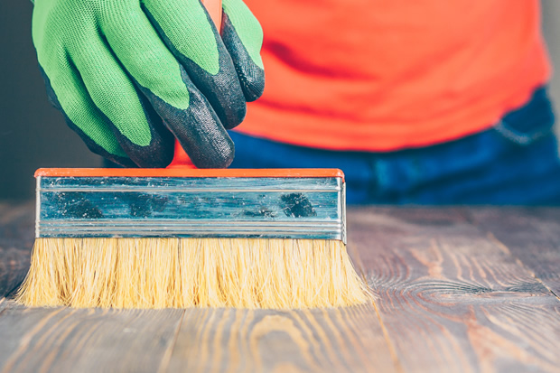 De la peinture spéciale parquet Relook Bois